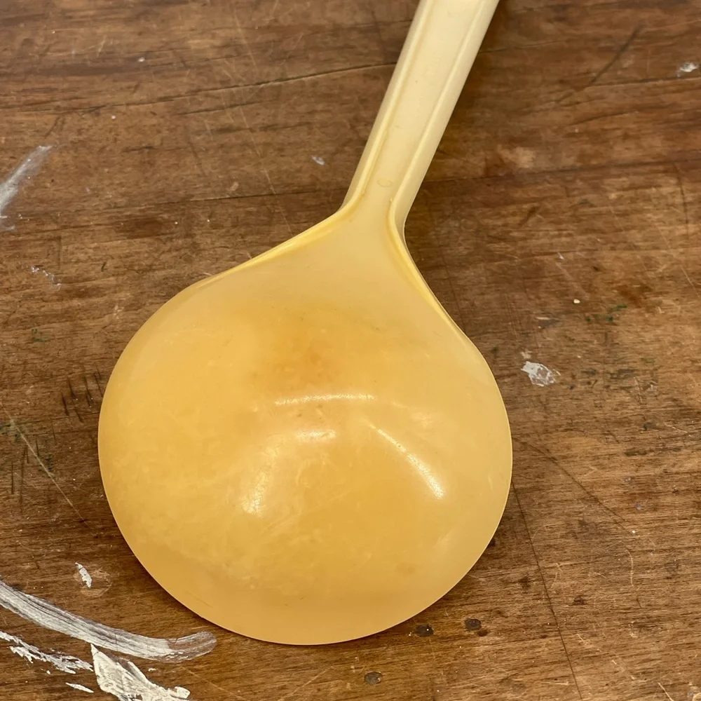 Vintage Tupperware 1816-10 Classic Serving Ladle